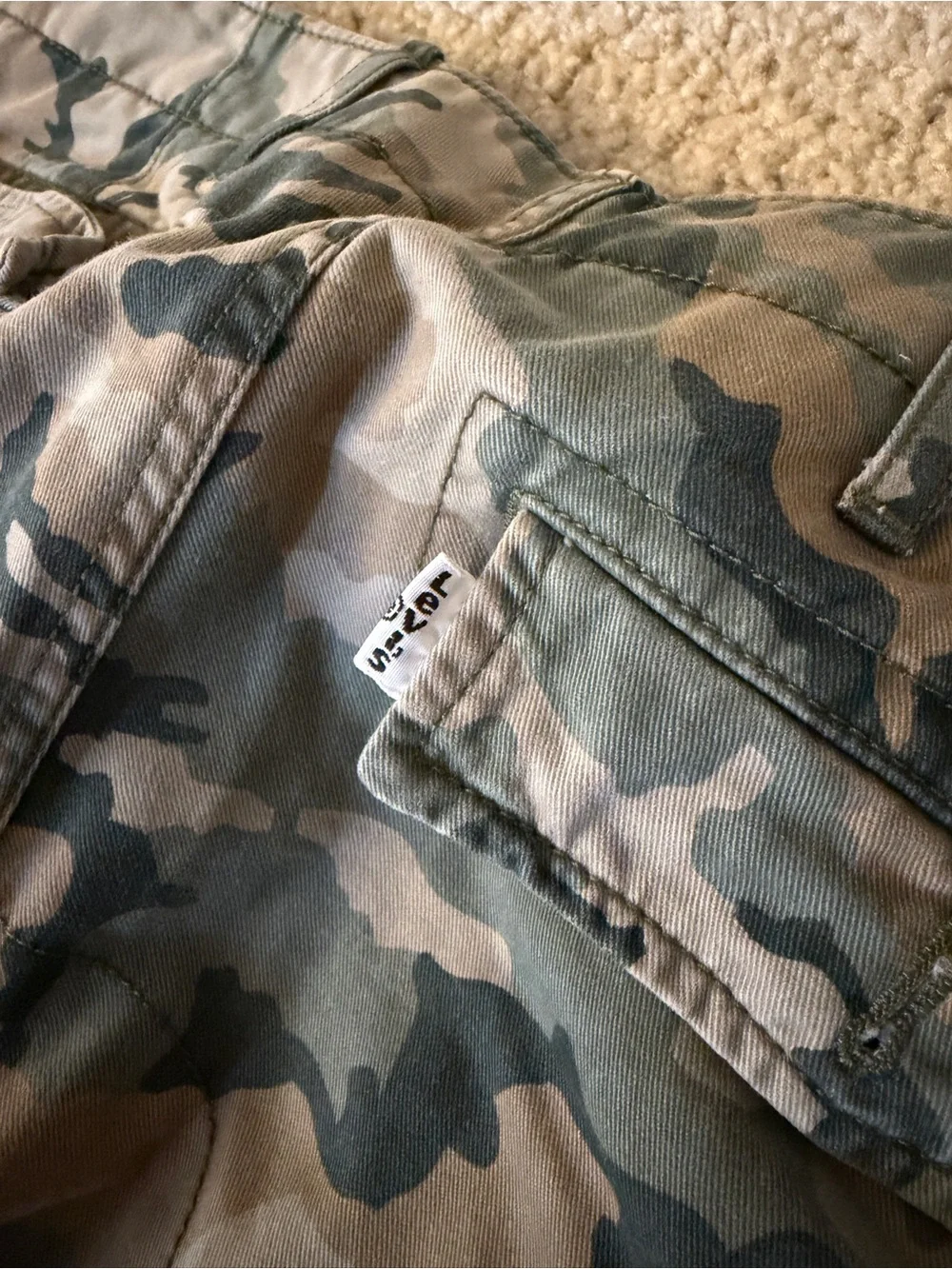 Levi’s Men's Cargo Pants in Green Camo